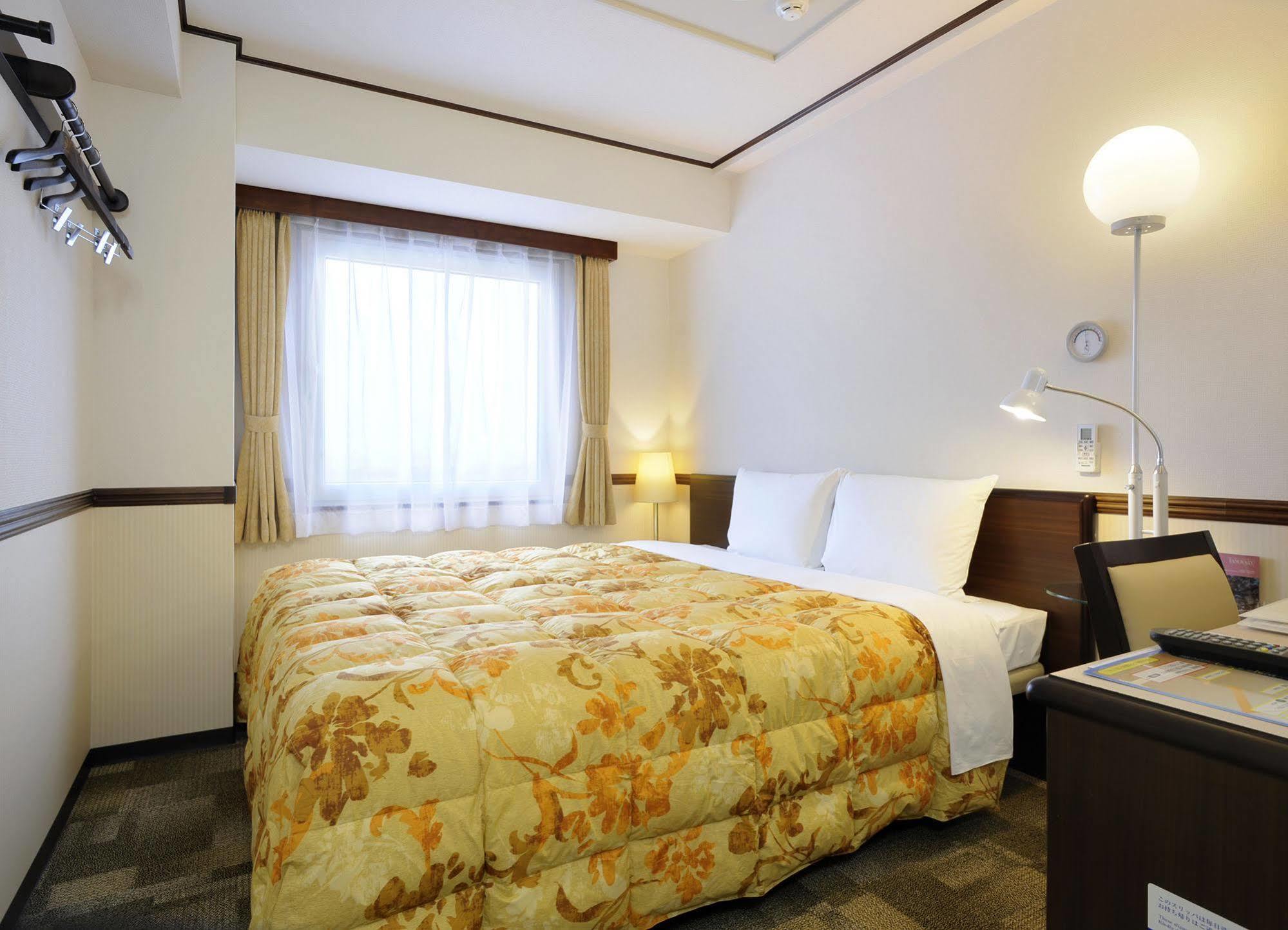 Toyoko Inn Aizuwakamatsu Ekimae Exterior foto